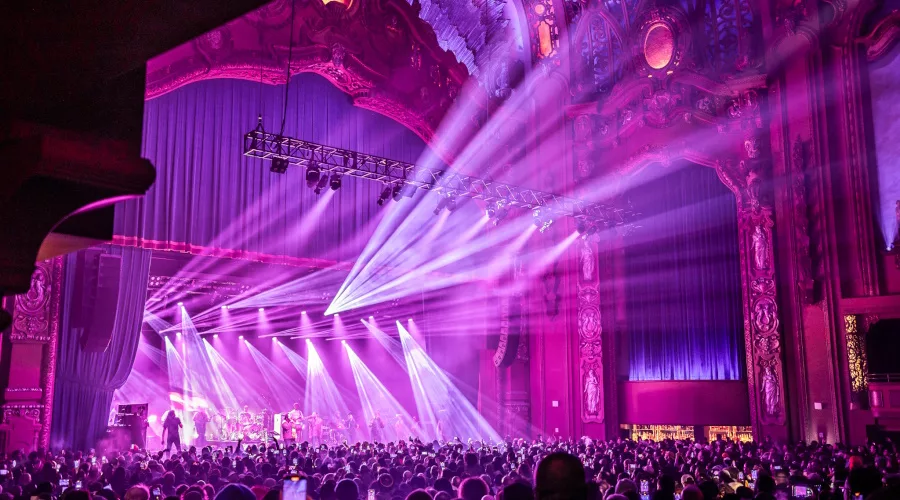 BrooklynParamount_AliveCoverage_2.jpg