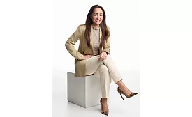 Anna Abreu.png