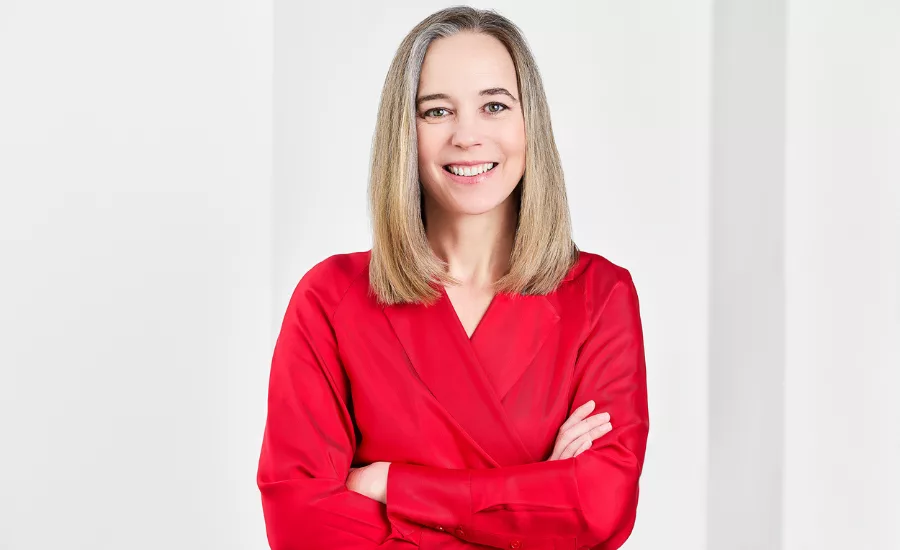 Julie Howard headshot