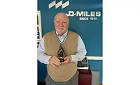 Dudley Miles accepts industry award