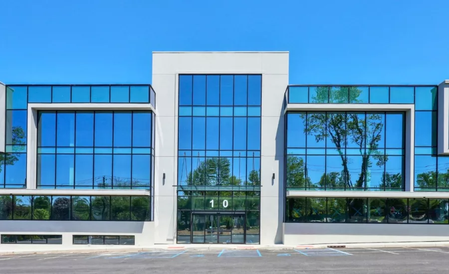 Curtainwall on commercial building