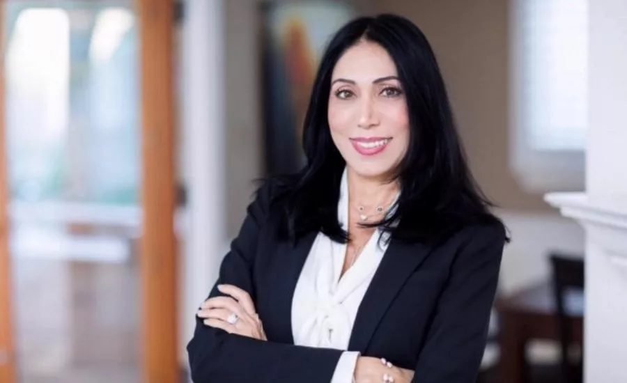 Stella Debibi