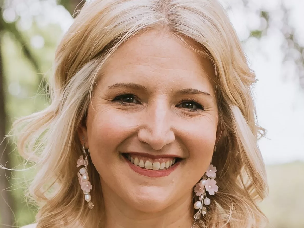 E_Adams Headshot.jpg