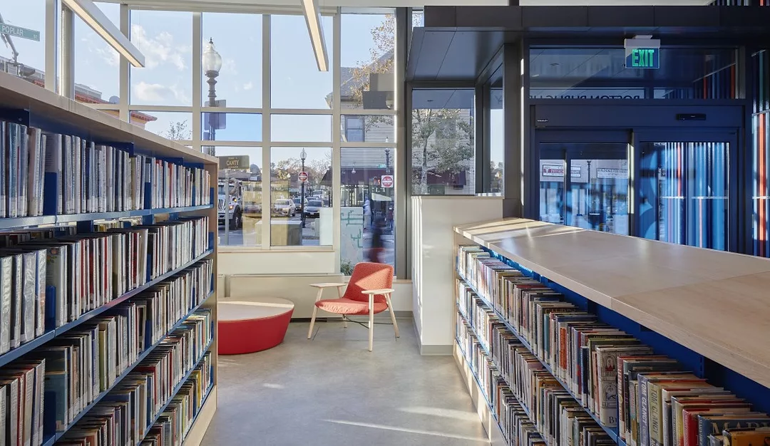 21_BPLRoslindale_InteriorAdultStacks_JaneMessinger.jpg