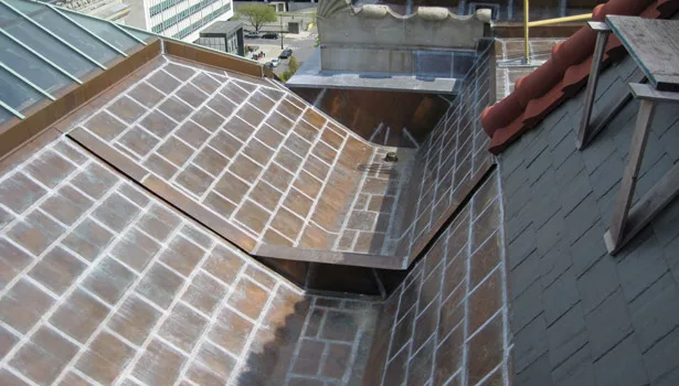 Steep-sloped flat-seam roofing